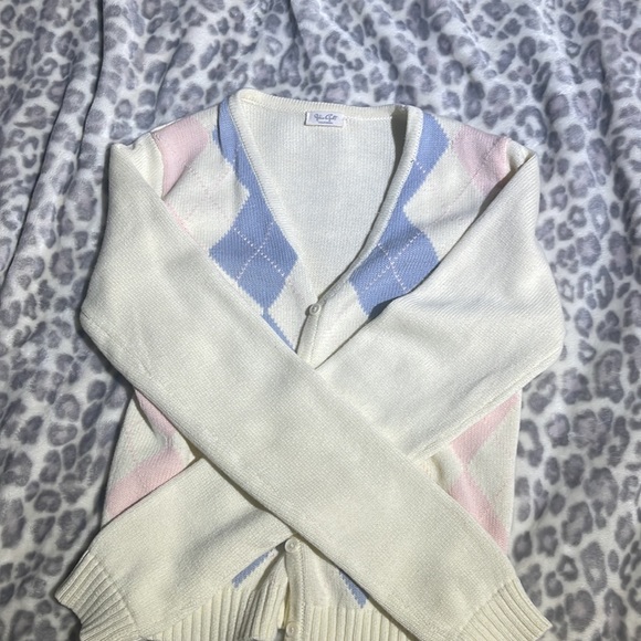 small brandy melville button up sweater - Picture 4 of 4